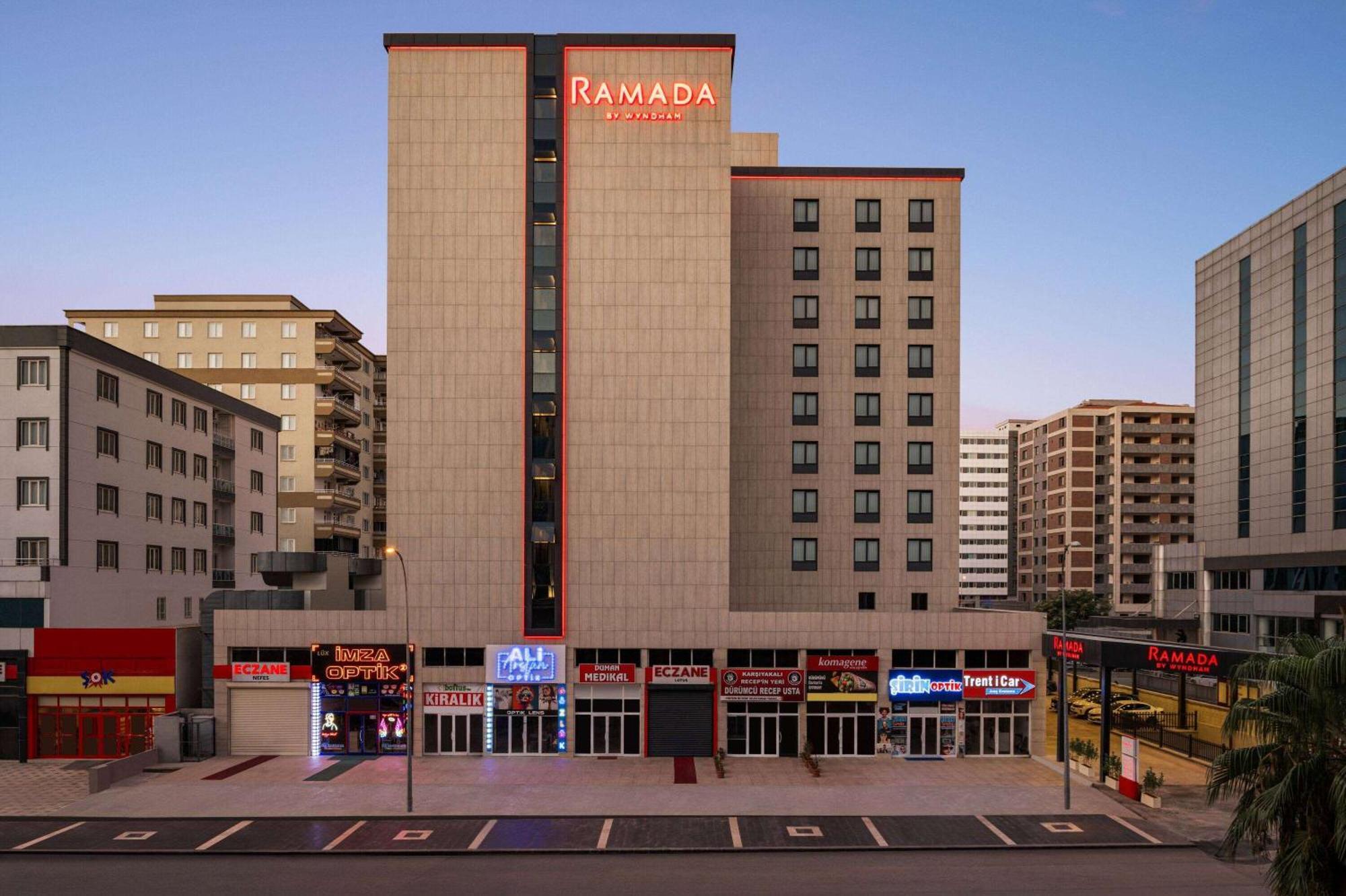 Ramada By Wyndham Gaziantep Hotel Bagian luar foto