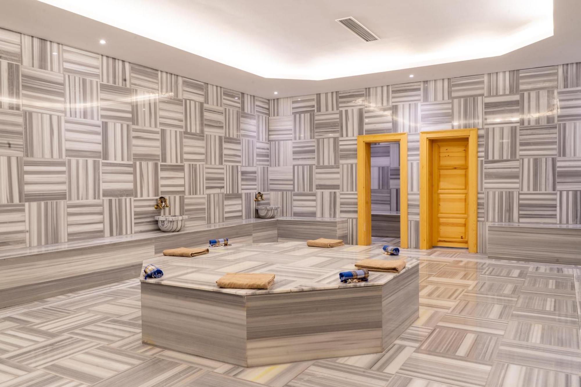 Ramada By Wyndham Gaziantep Hotel Bagian luar foto