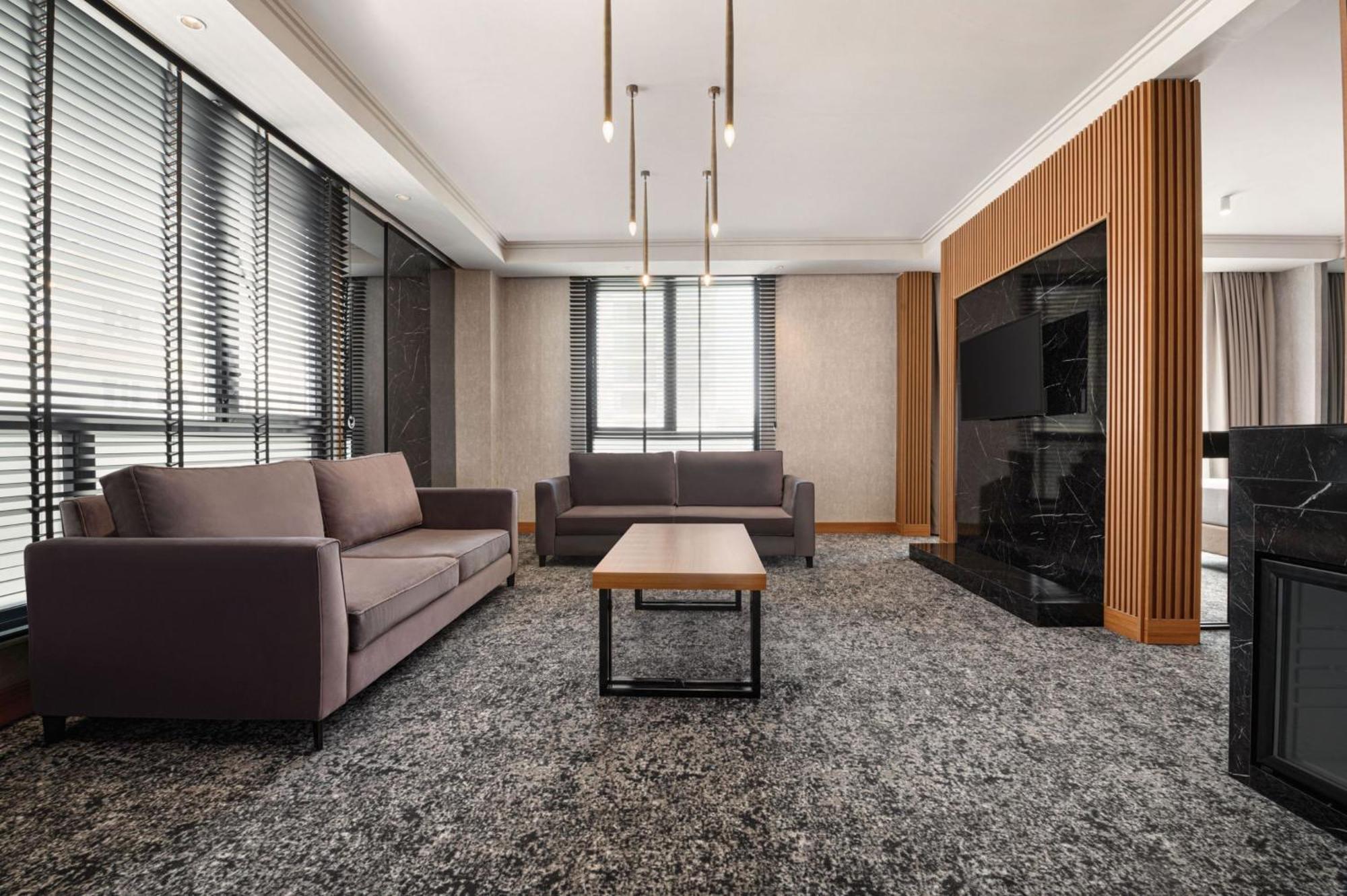 Ramada By Wyndham Gaziantep Hotel Bagian luar foto