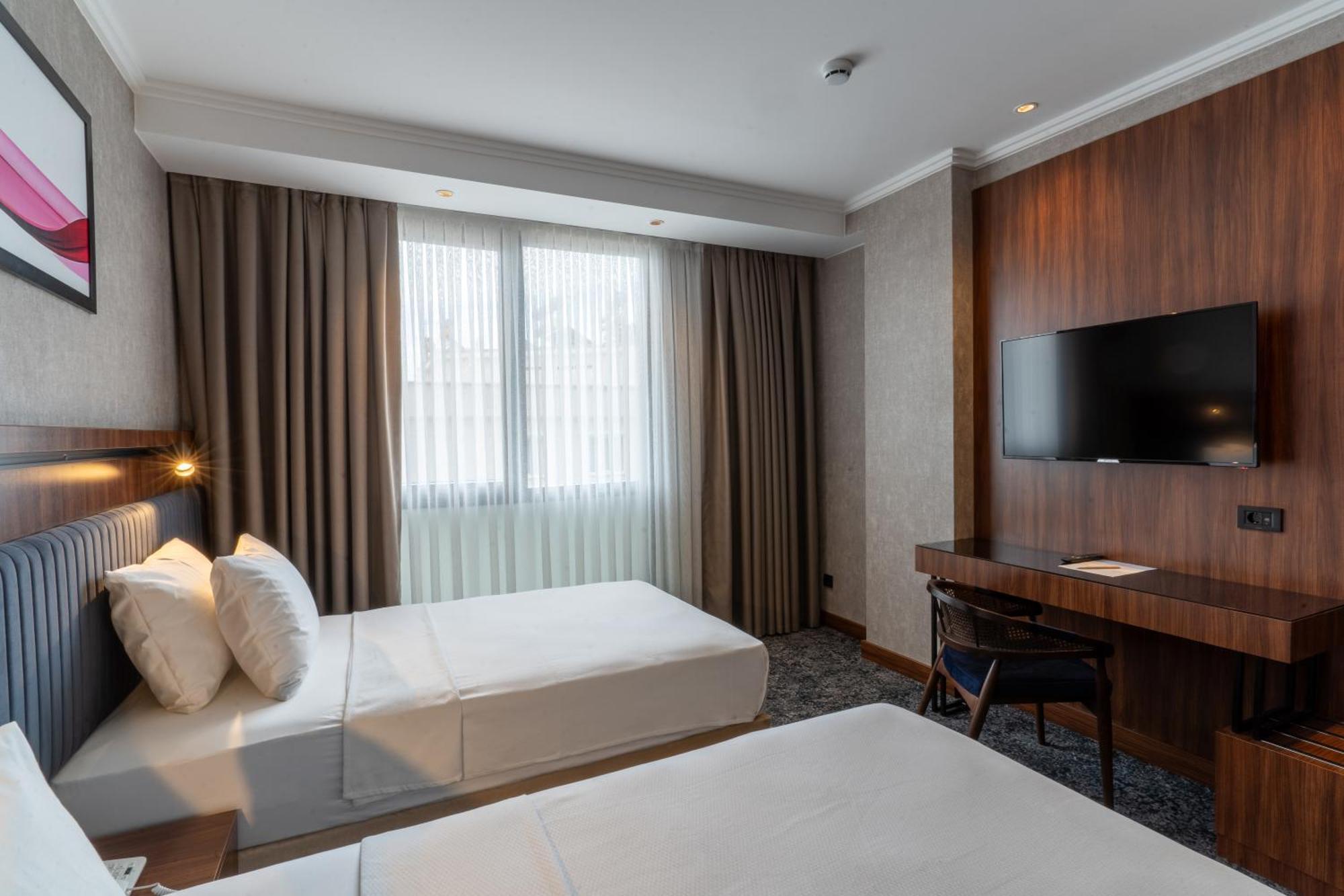 Ramada By Wyndham Gaziantep Hotel Bagian luar foto